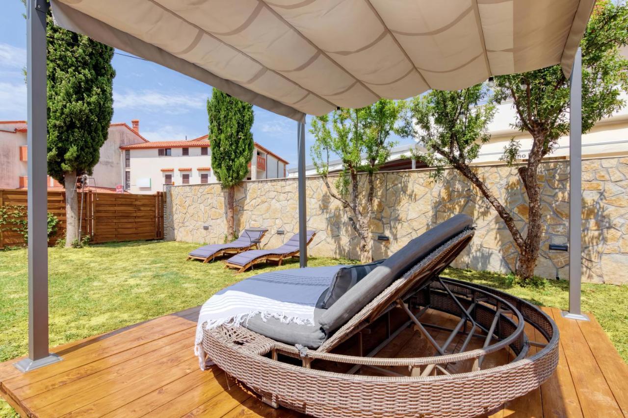 Holiday House "Laurus Garden" With Private Parking Medulin Extérieur photo