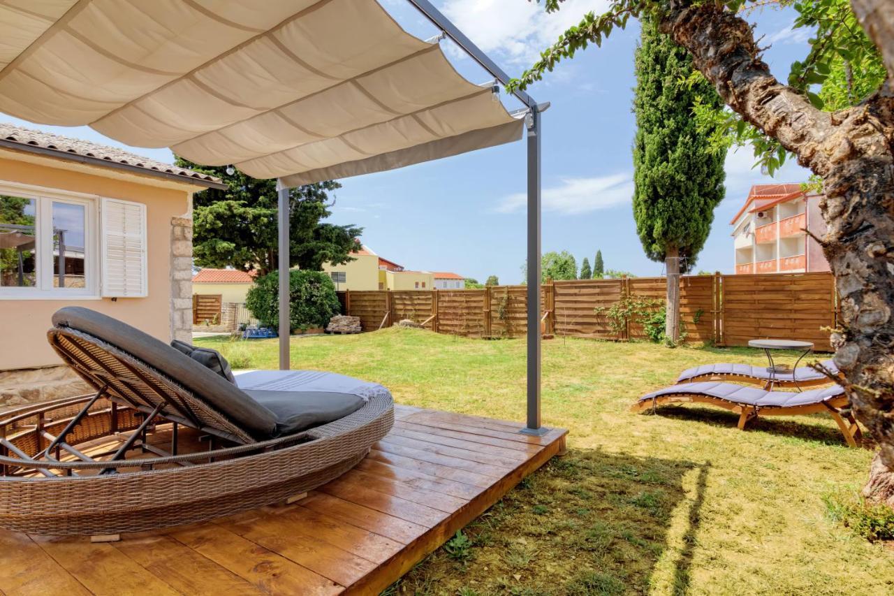 Holiday House "Laurus Garden" With Private Parking Medulin Extérieur photo